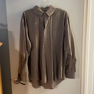 VanHeusen button up long sleeve neck size 17-17/12